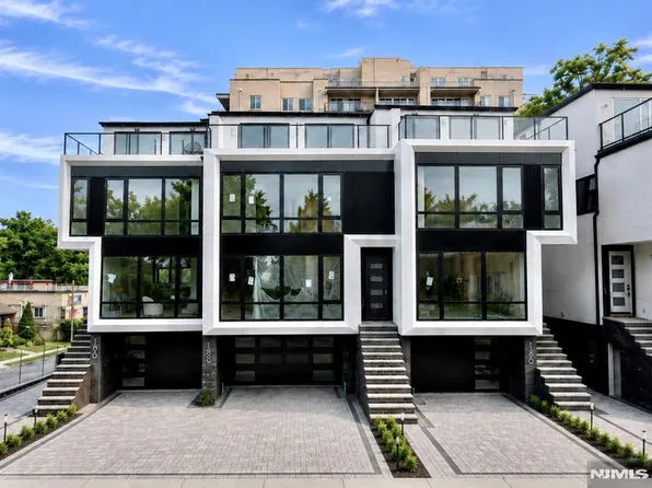 186 Prospect St, Fort Lee, NJ 07024