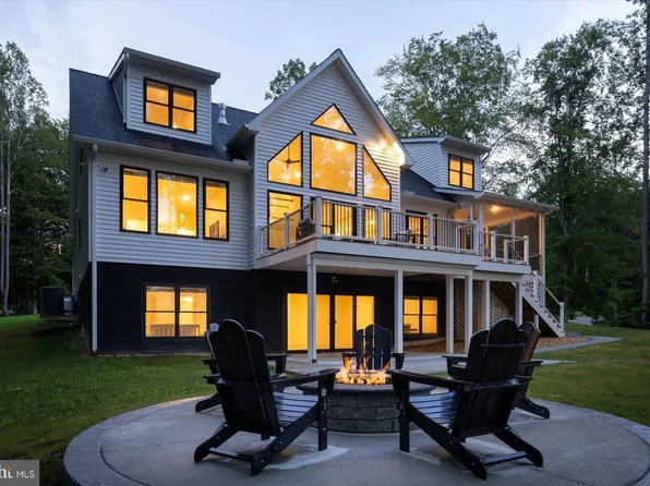 764 Noahs Landing Dr, Bumpass, VA 23024