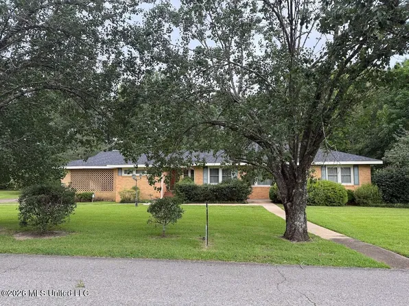 230 Vardaman St N, Wiggins, MS 39577
