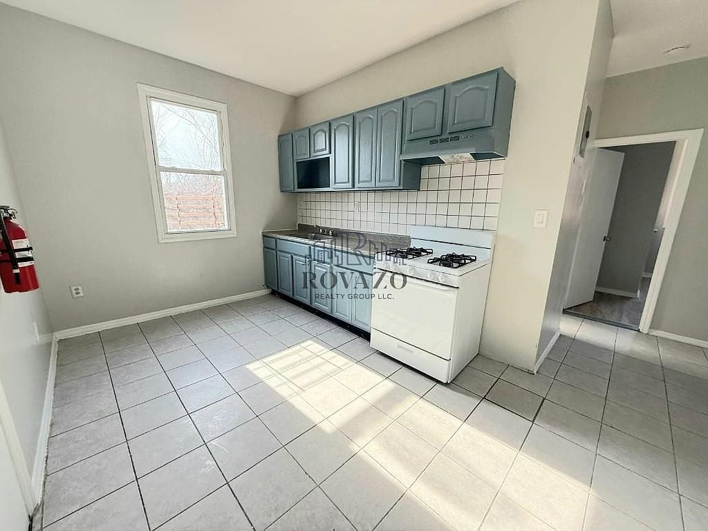 536 Lyons Ave Irvington Nj 07111