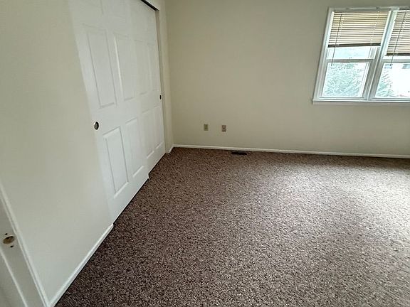 3rd image of 40 Stacey Dr