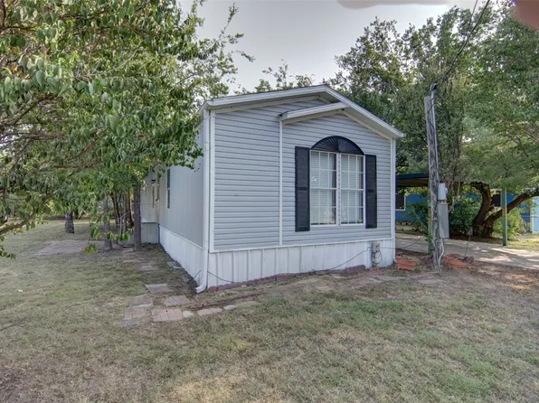 2307 NE 2nd St, Mineral Wells, TX 76067