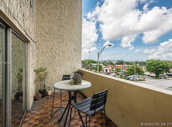 5th image of 300 NW 42nd Ave APT 407