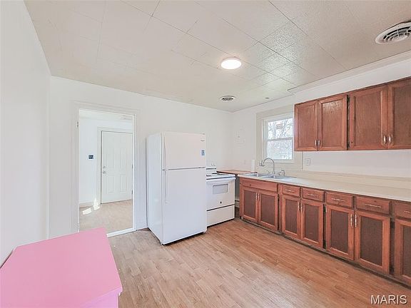 5th image of 307 W Eldon St