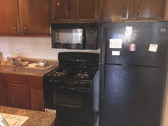 3rd image of 443 James Ct Unit A