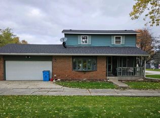 305 N Lincoln St, Wanatah, IN 46390