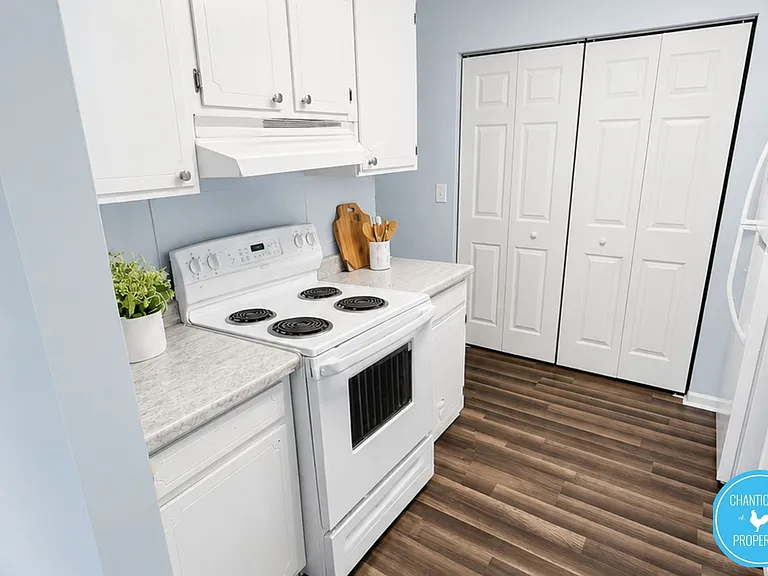 823 E Lafayette St — Photo 14