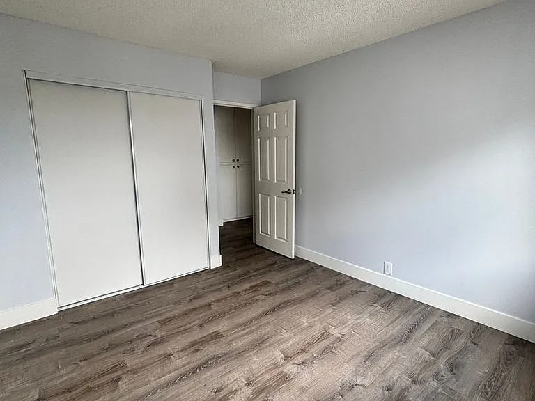 2649 Marengo St — Photo 51
