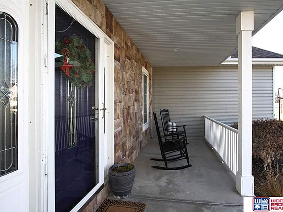 4th image of 6124 S 96th St