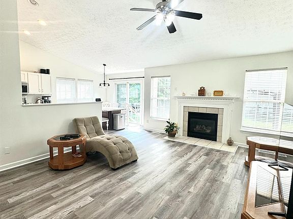 5th image of 6022 Delfair Ln