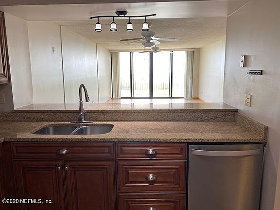 5th image of 1301 S 1st St #1402