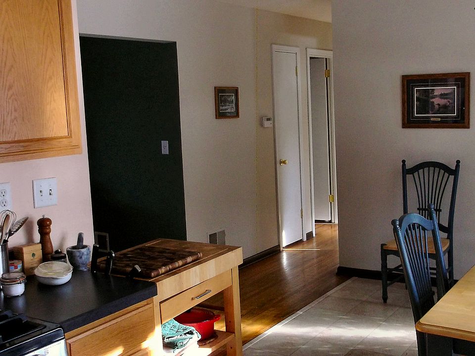 1st image of 402 19th Ave N