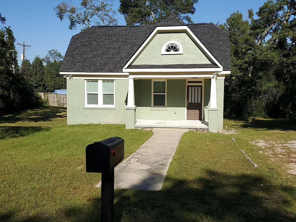 5003 Burke Ave