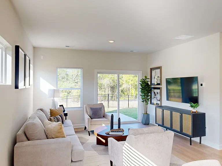 300 Gerard Cir — Photo 6