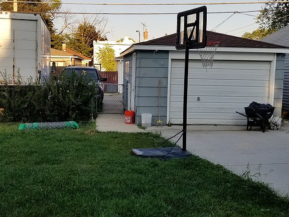 5th image of 1243 S 58th Ave