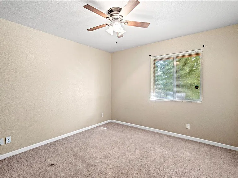 510 W University Dr — Photo 20