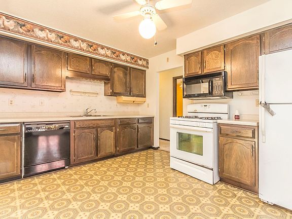 3rd image of 410 S D St