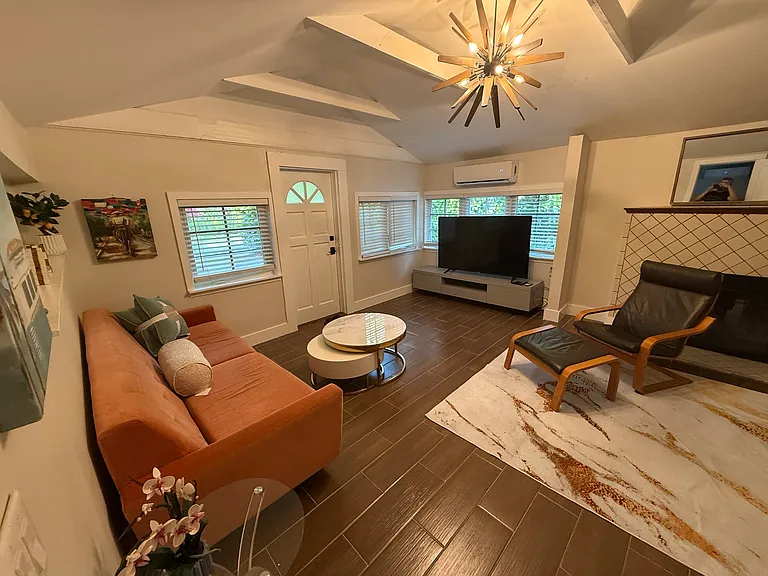 331 Lauderdale Trl — Photo 8
