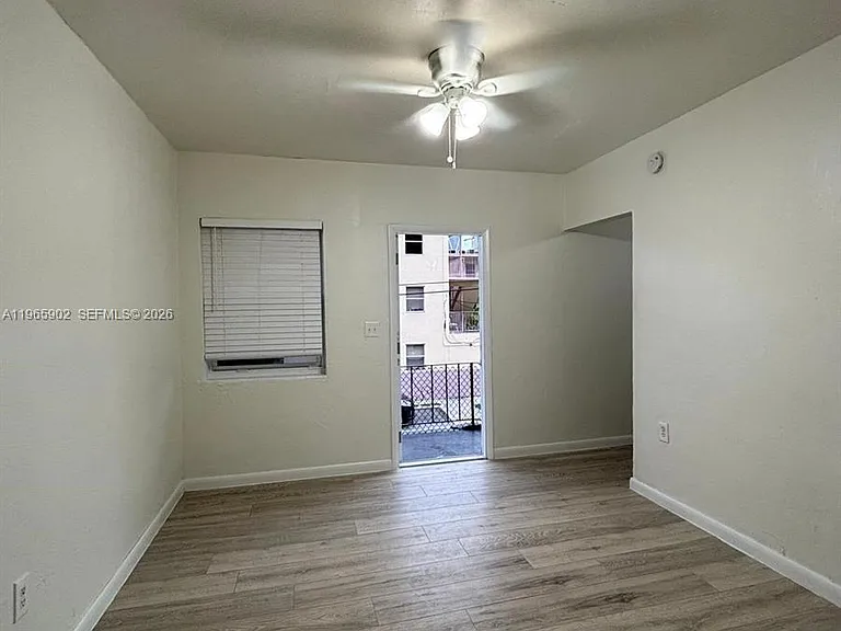 200 NW 13th St #5 — Photo 3