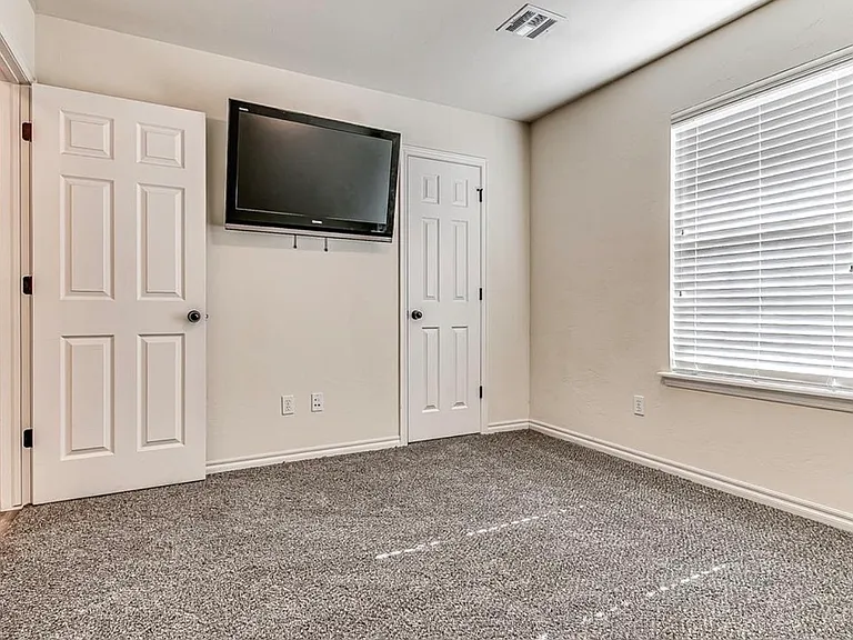 309 Dollina Dr — Photo 18