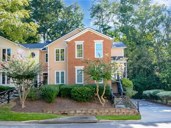 6538 Deerings Ln, Peachtree Corners, GA 30092