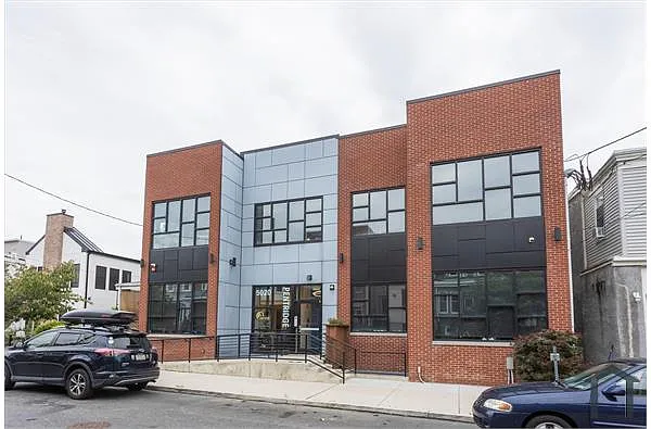 Building Photo - 5020 Pentridge St #201