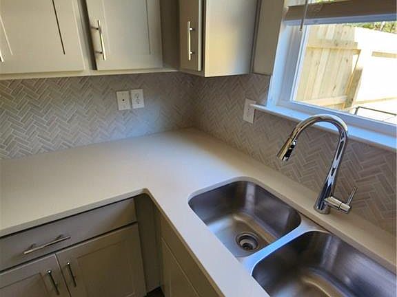 5th image of 4237 Spring Valley Cir