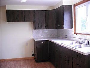 4th image of 74 Fairfax Dr