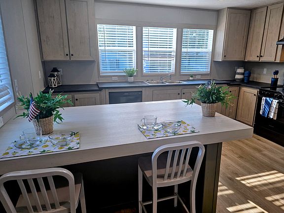 3rd image of 3170 Calder Dr #254