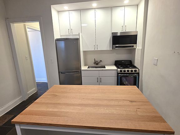3rd image of 4342 45th St APT 5G