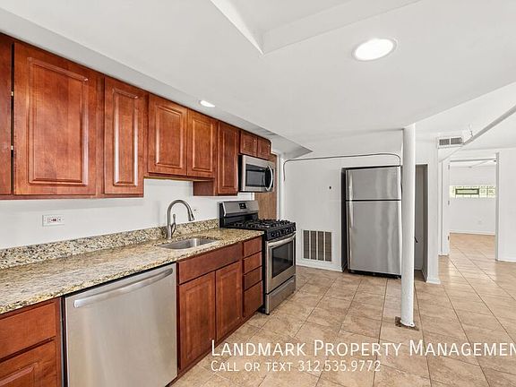 2nd image of 4144 N Mozart St