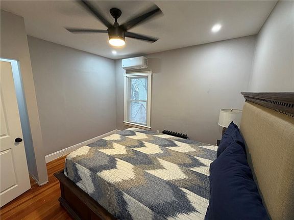 4th image of 241 Woodbine St