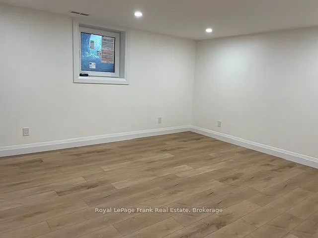 48 Parkside Dr — Photo 4