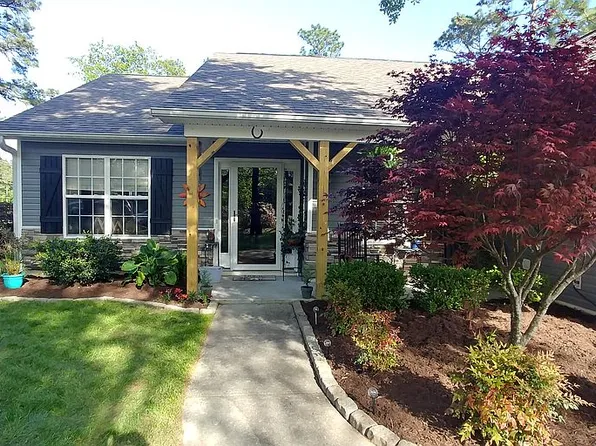 108 Post Oak Ct, Hampstead, NC 28443