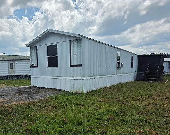 3 bed, 2.0 bath, 1100 sqft, $1,600 — Photo 3