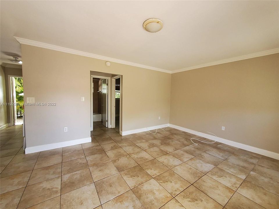 1st image of 1125 NE 80th St APT 7