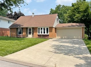 620 Morning Glory Ln, Englewood, OH