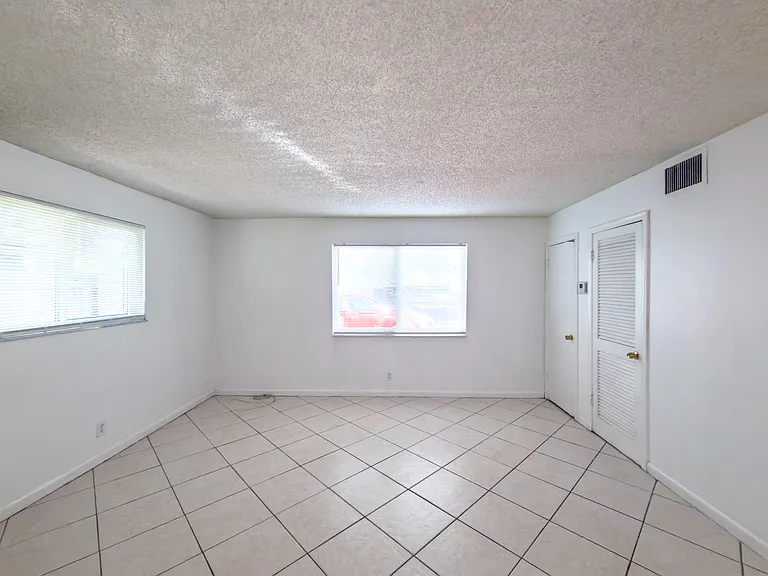 4109 Riverside Dr — Photo 5