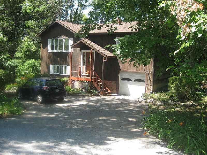 1st image of 106 Vista Dr