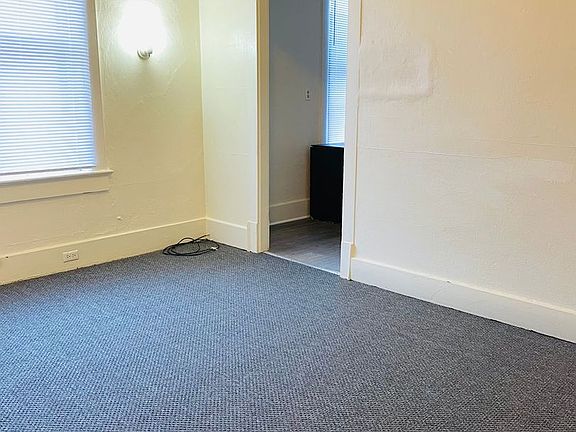 4th image of 852 Greene St #1