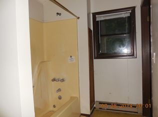 2106 Bristol Ct, Tobyhanna, PA 18466