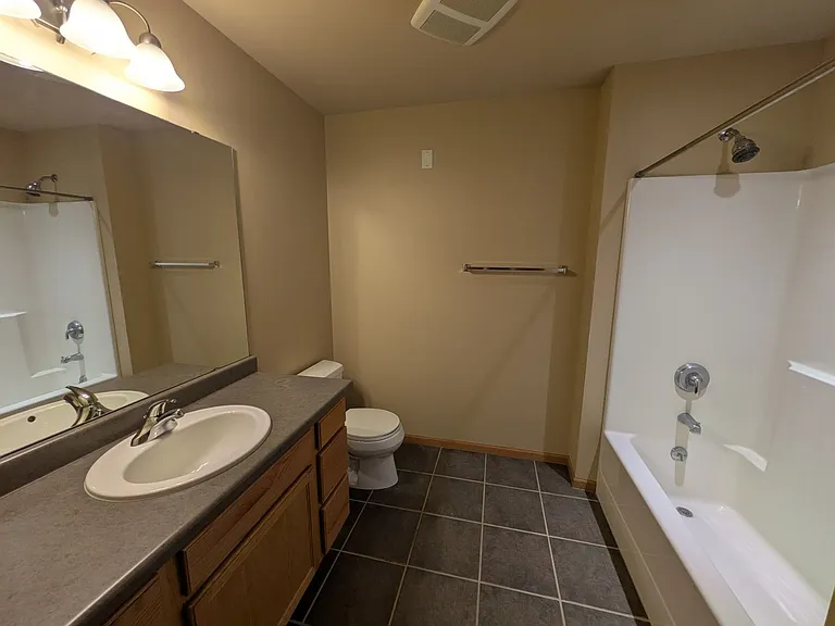 Cannery Square Apartments — Photo 14