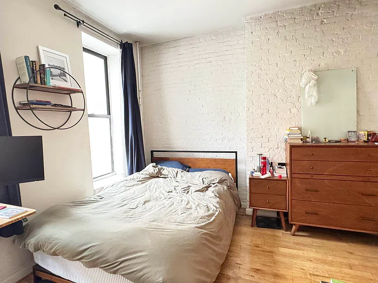 308 E 6th St #1 — Photo 6