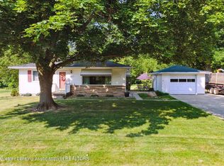 11494 W River Dr, Dewitt, MI 48820