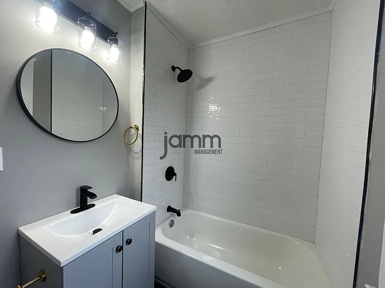 2024 W 104th St #2024 W 104TH ST UPP — Photo 9