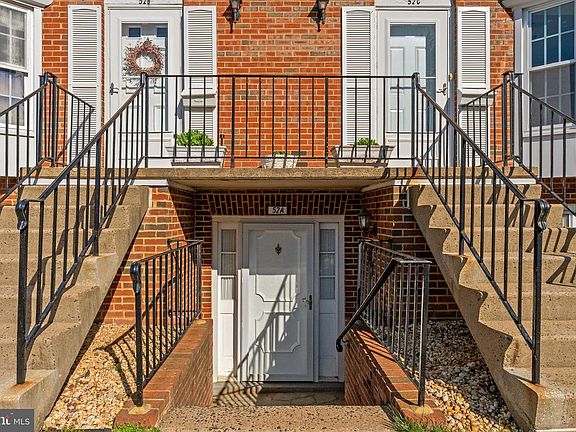 2nd image of 52 Leeds 52a Ct