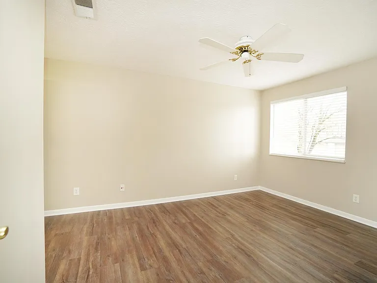 8945 Eagleview Dr #7 — Photo 16