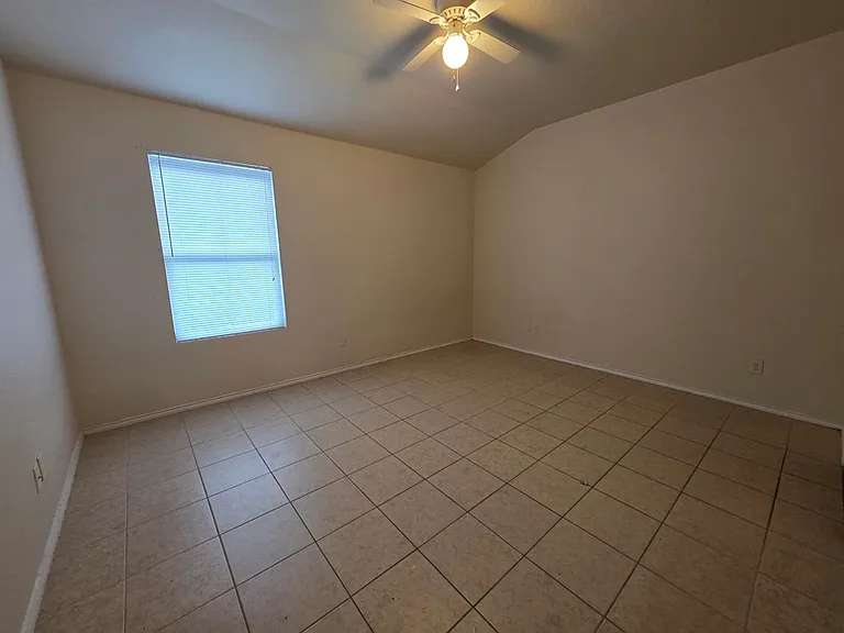 1210 Chaparral St #3B — Photo 4