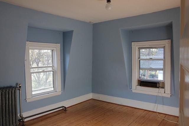 2nd image of 6 Sumner Rd #8A