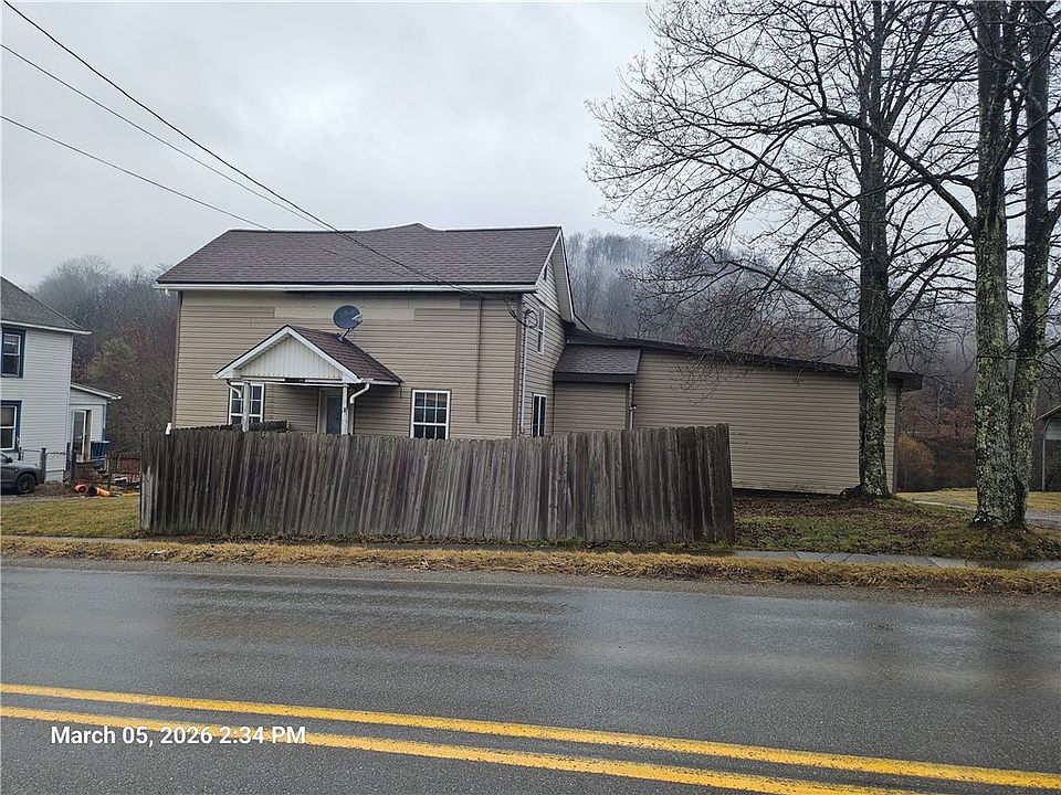 1st image of 233 Main St